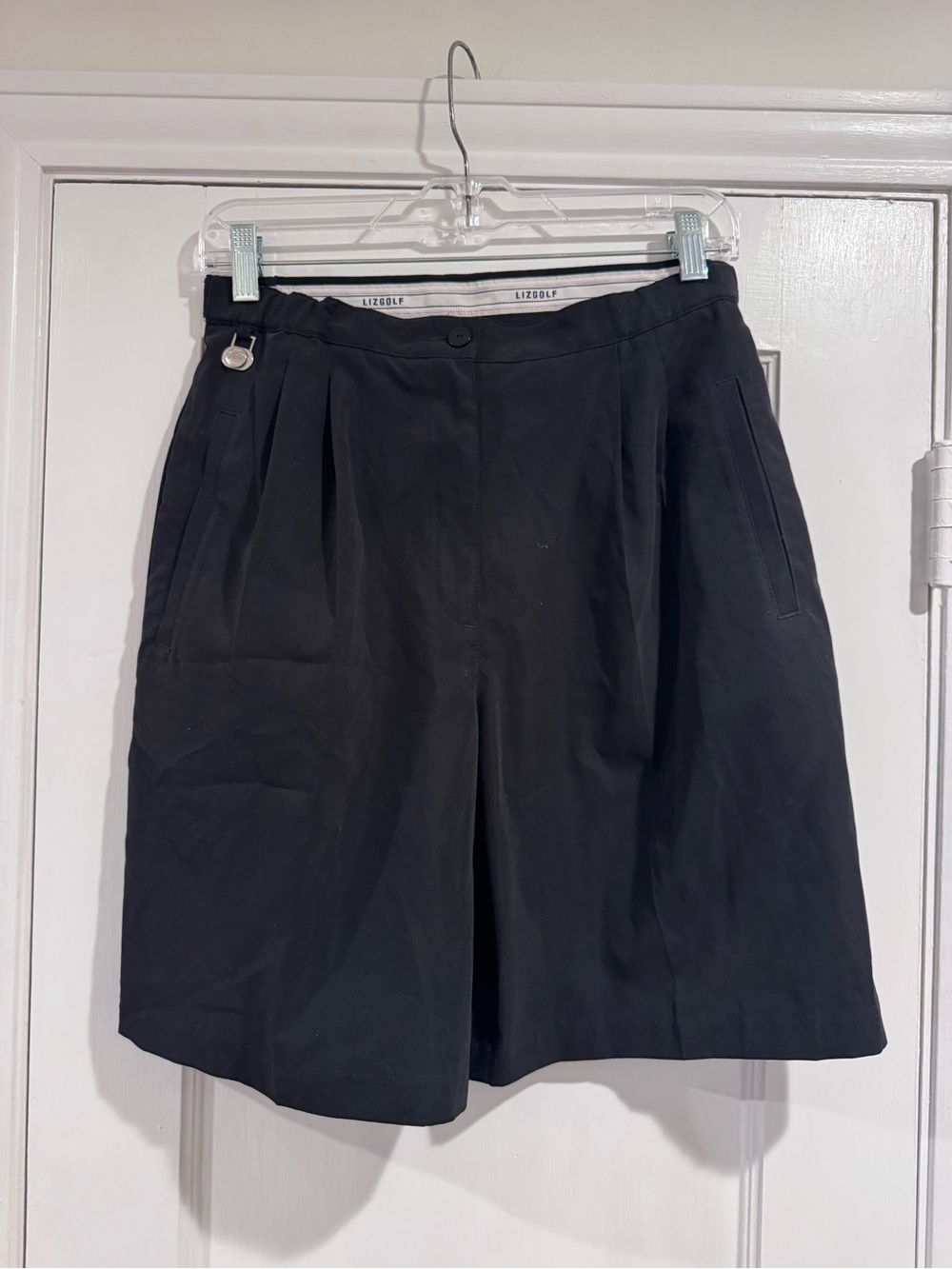 LIZGOLF Black High-Waist Pleated Women's Shorts